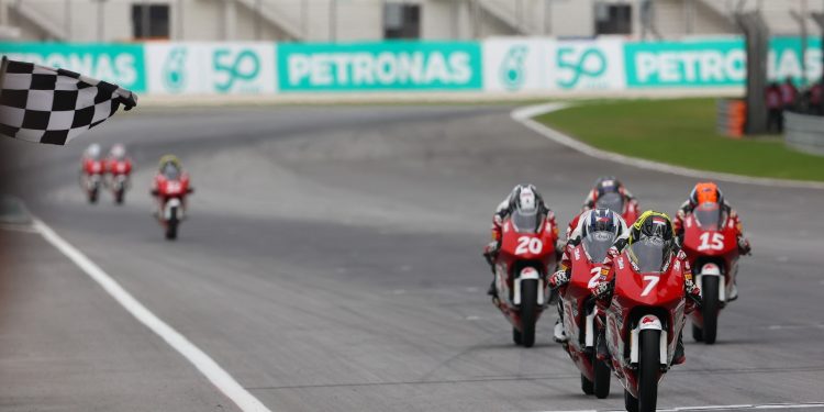 Ramadhipa Tampil Kencang di seri Penutup ARRC, Bawa Indonesia ke Posisi 4 IATC