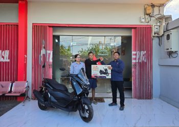 Lebih dari 10 Tahun Jadi Pelanggan Telkomsel, Pemenang Asal Merauke Ini Boyong Hadiah Motor