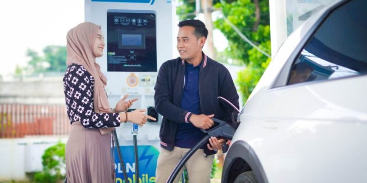Jelang Lebaran, PLN Operasikan 98 Unit SPKLU di 56 Lokasi Jalur Mudik