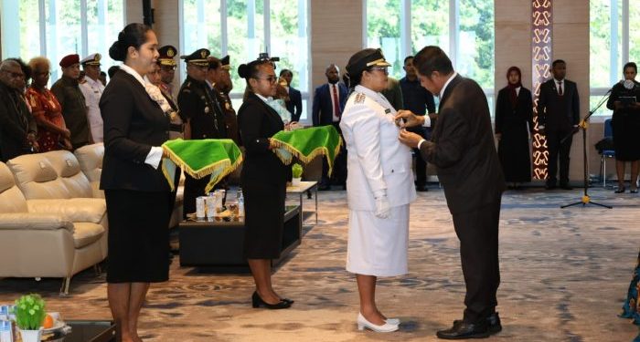 Suzana Wanggai Dilantik Sebagai Pj Bupati Kepulauan Yapen