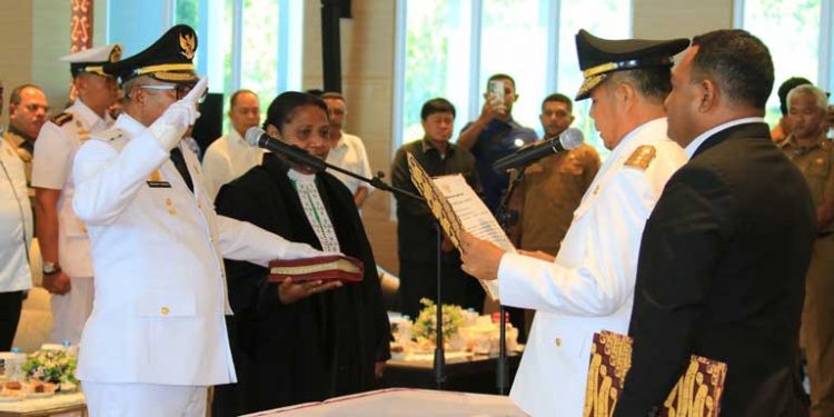 Welliam Manderi Dilantik Jadi Pj Bupati Kepulauan Yapen