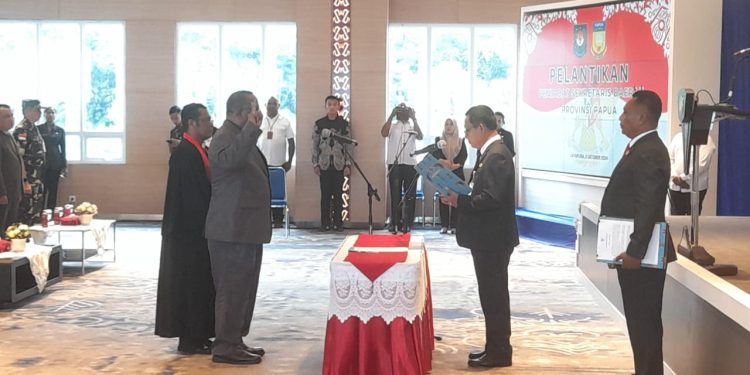 Yohanis Walilo Resmi sebagai Pj Sekda Papua