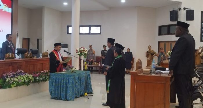 Sah, Tiga Pimpinan DPRK Jayapura Resmi Dilantik