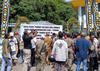 Ini Tuntutan Ahli Waris saat Palang Kantor Dinas PUPR Papua dan Kantor Eks Pertambangan Papua