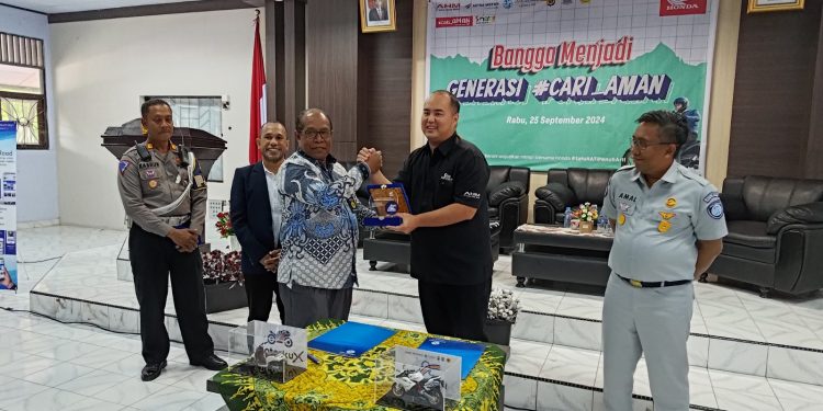 Astra Motor Papua Sukses Gelar Seminar Safety Riding, Terima Penghargaan dari Uncen