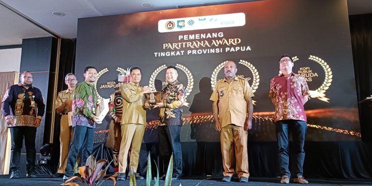 2 Pemda di Papua Terima Penghargaan Paritrana Award dari BPJS Ketenagakerjaan