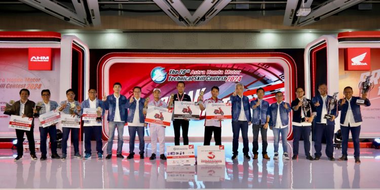 Perwakilan Mekanik dan Service Advisor Astra Motor Papua Berlaga di AHM-TSC 2024