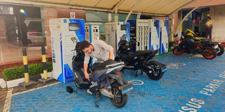 PLN Perkuat Dukungan Ekosistem Kendaraan Listrik di Indonesia