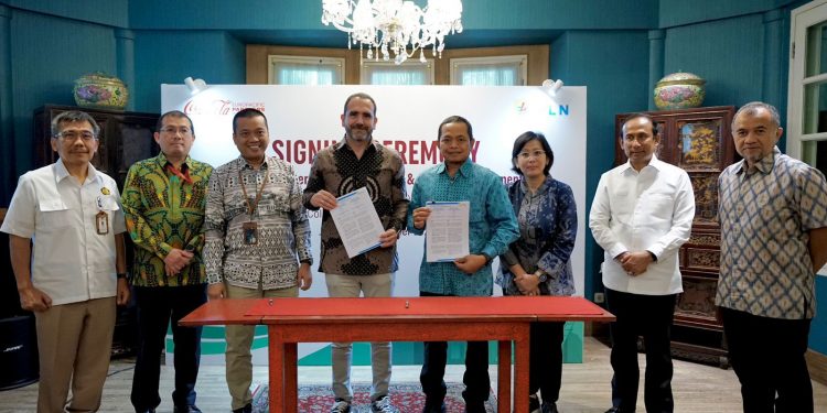 Layani Energi Bersih, PLN Suplai 90 GWh untuk CCEP Indonesia