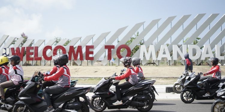 Komunitas Honda PCX  Satukan Semangat  Meriahkan MotoGP dan Asia Talent Cup Mandalika