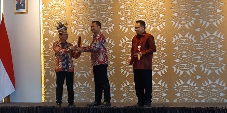Fatwa Aulia Dikukuhkan sebagai Kepala OJK Papua