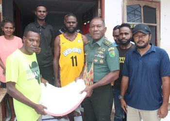 Korem 172/PWY Berbagi Bahan Pangan kepada Asrama Mahasiswa di Momen HUT TNI ke-78