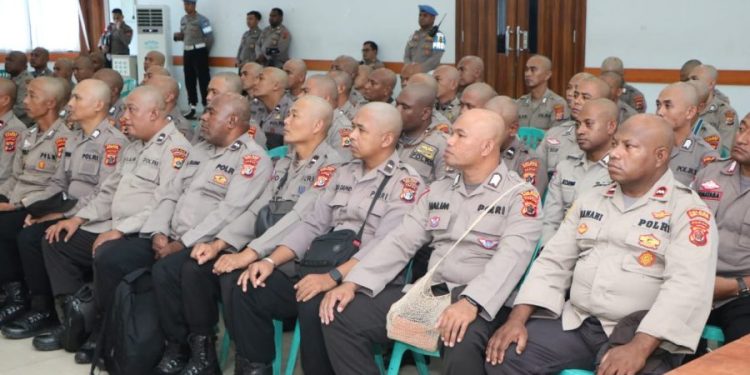 Berikan Arahan kepada Peserta Pendidikan SIP, Wakapolda Papua Ingatkan Jaga Integritas