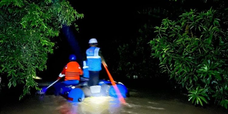 PLN Gerak Cepat Pulihkan Listrik Terdampak Banjir dan Longsor di Sulawesi Selatan