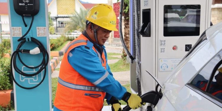 Ini 39 Titik Lokasi SPKLU PLN di Sepanjang Tol Trans Sumatra