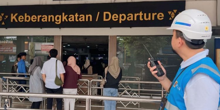 PLN Siaga di Zona Utama Transportasi Publik