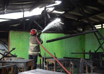 5 Ruang Kelas SMA Satria Jayapura Terbakar, Diduga Api Berasal dari Sampah yang Terbakar