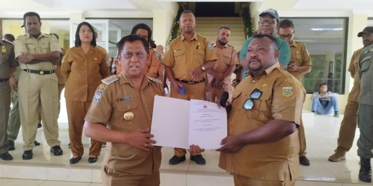 Pj Bupati Jayapura Terima 5 Tuntutan Forkom ASN