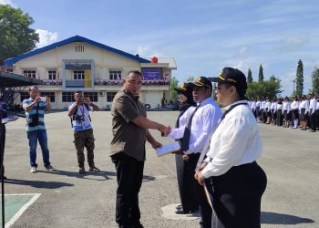 Ini Pesan Pj Bupati Jayapura untuk Guru dan Nakes