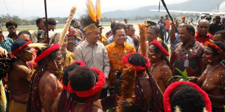 Tiba di Wamena, Velix Wanggai Ajak Seluruh Elemen Masyarakat Bangun Papua Pegunungan