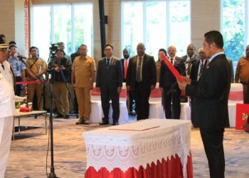 Lantik Christian Sohilait Jadi Pj Wali Kota, Ini Pesan Pj Gubernur Papua