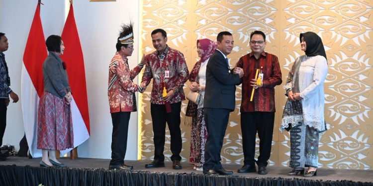 Pemerintah Papua Minta OJK Gencar Berantas Aktivitas Keuangan Ilegal