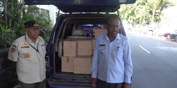 Satpol PP Sita 10 Karton Miras Ilegal di Jayapura