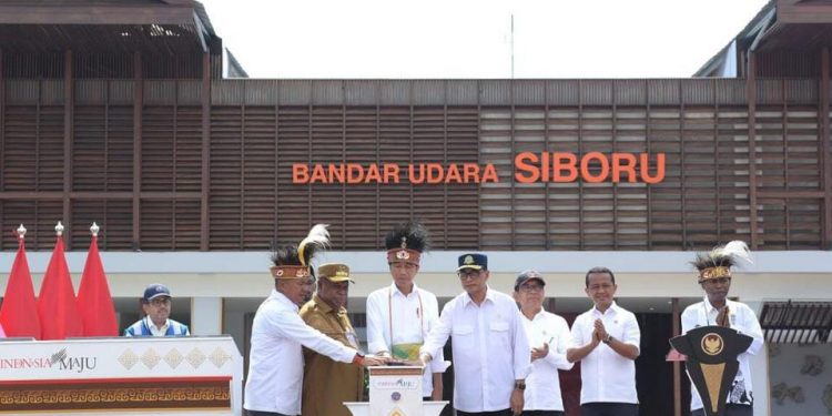 Resmikan 2 Bandara di Papua, Presiden Jokowi : Tingkatkan Konektivitas Transportasi