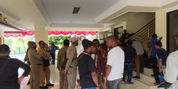 Pj Bupati Jayapura Tegaskan 183 Honorer akan Diakomodir dalam Ujian CAT Tahap Selanjutnya