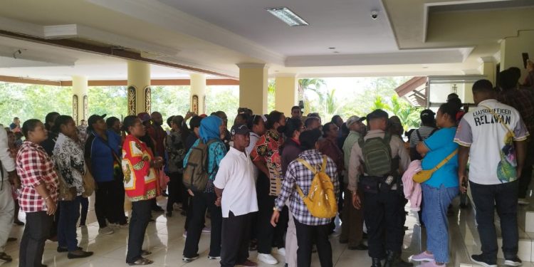 Ratusan Guru di Jayapura Gelar Aksi Demo, Ini Tuntutannya