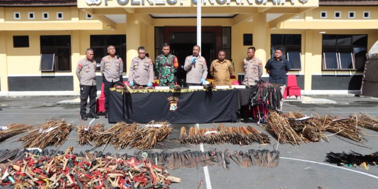 Konflik Antarpendukung Paslon di Puncak Jaya : 9 Orang Meninggal Dunia, 428 Luka – luka