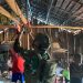 TNI Benahi Aliran Listrik Warga Kampung Tatakra Keerom