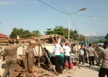 Pemkot Jayapura Tertibkan PKL yang Berjualan di Bahu Jalan