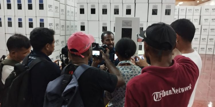 KPU Jayapura Temukan 46 Lembar Surat Suara Rusak