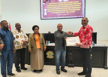 Dokumen 2 Bakal Paslon Kepala Daerah Diserahkan ke MRP