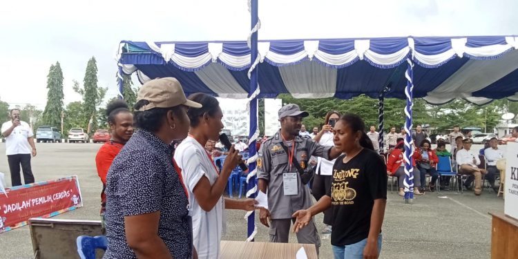 Ada Warga Ribut Saat Proses Pemungutan Suara di TPS 3 Hinekombe