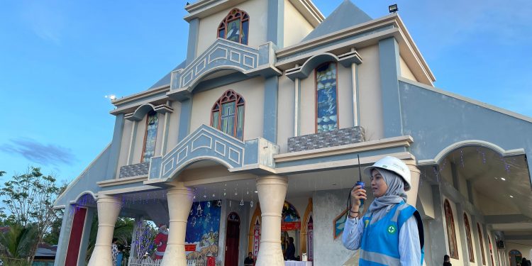 Srikandi PLN Jaga Keandalan Listrik saat Momen Pergantian Tahun di Tanah Merah