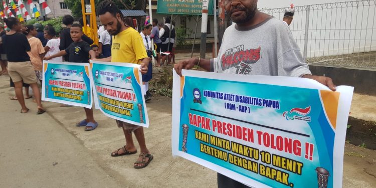 Ingin Tunjukkan Spanduk ke Jokowi, Ketua NPC Jayapura Diamankan