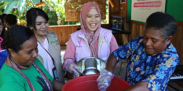 Srikandi PLN Peduli Kelompok Rentan, Hadirkan Cahaya di Raja Ampat