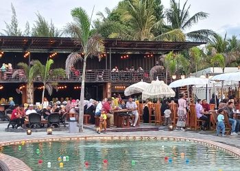 Berkonsep Outdoor, D’Jimbaran Papua Suguhkan Pemandangan Pantai Holtekamp