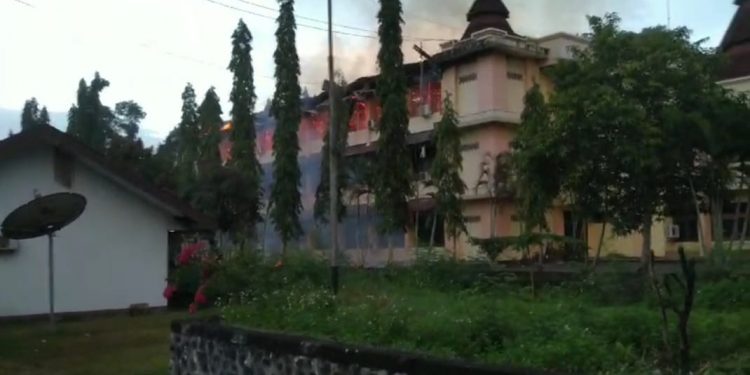 Sejumlah Kantor Pemerintahan di Kabupaten Jayapura Kembali Dilahap Api