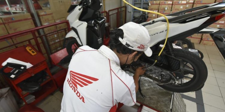 Lima Hal Jadi Perhatian Ekstra Saat Motor Terpapar Cuaca Panas