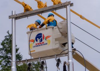 PDKB, Pasukan Elit PLN Bekerja Tanpa Memadamkan Listrik