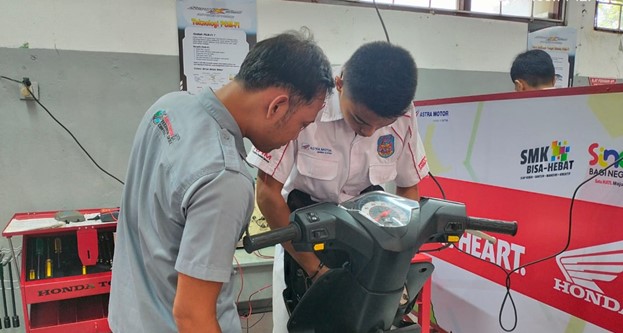 22 Siswa SMK N 3 Jayapura Ikuti UKK Bersama Astra Motor Papua