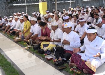 Ratusan Umat Hindu Peringati Hari Raya Galungan di Jayapura