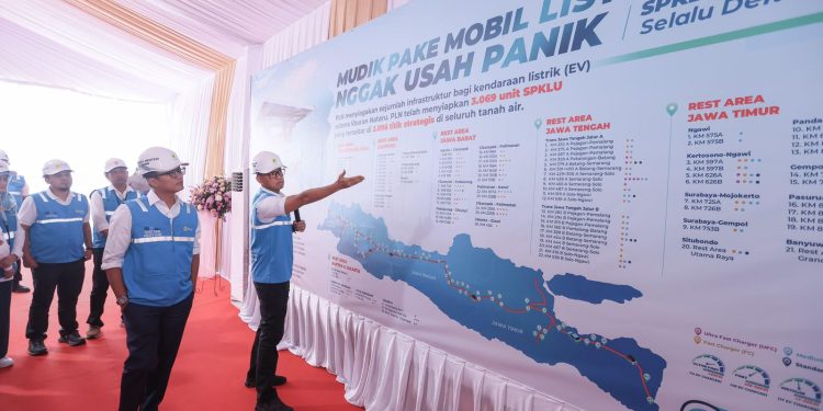 Wamen BUMN Cek Langsung Kesiapan SPKLU PLN