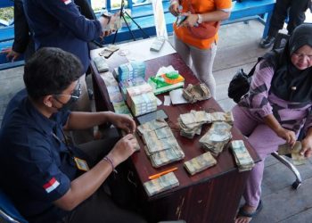 Antusias Warga Asmat Tukar Uang Layak Edar di Kas Keliling Bank Indonesia