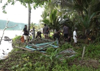 Abrasi Sebabkan Sejumlah Makam di Holtekamp Terseret ke Pantai