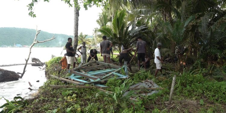 Abrasi Sebabkan Sejumlah Makam di Holtekamp Terseret ke Pantai