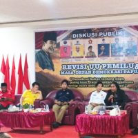Partai Demokrasi Indonesia Perjuangan (PDI-P) Provinsi Papua menggelar diskusi publik bertajuk “Revisi UU Pemilu dan Masa Depan Demokrasi Papua” di Kantor DPD PDI Perjuangan Papua. (Foto : Pasificpos.com)